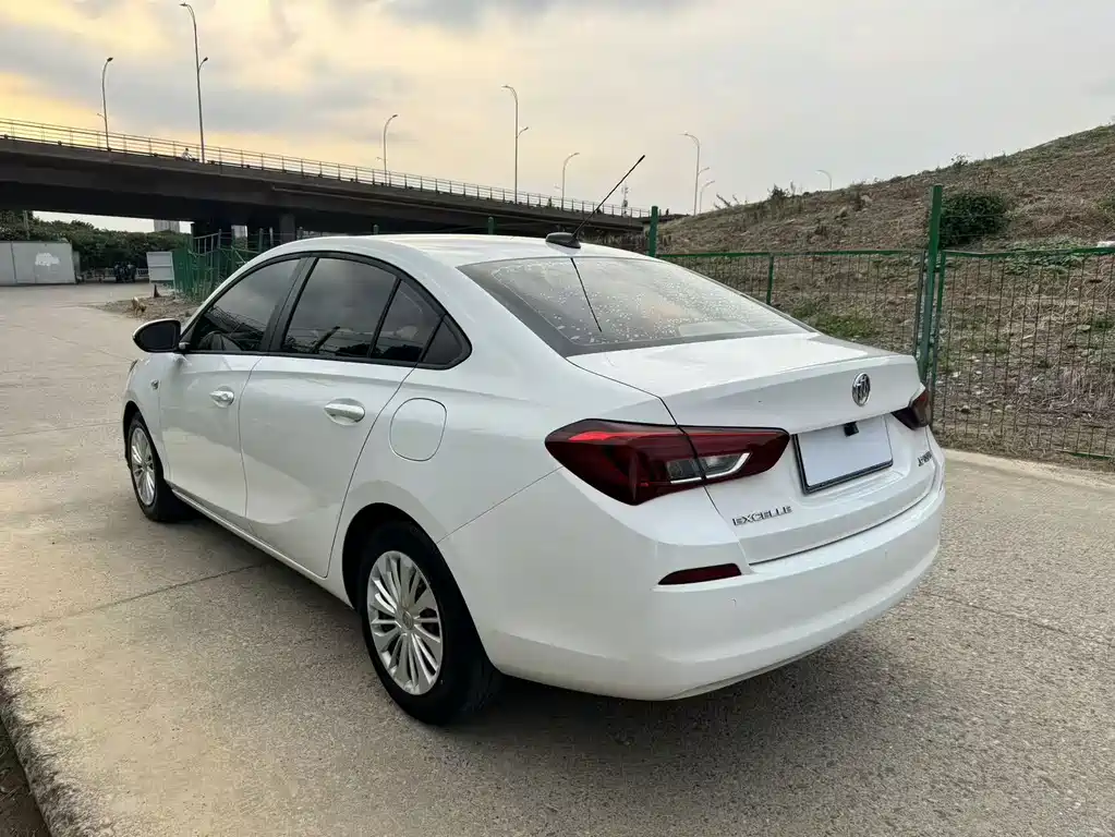 Buick Excelle — фото 4