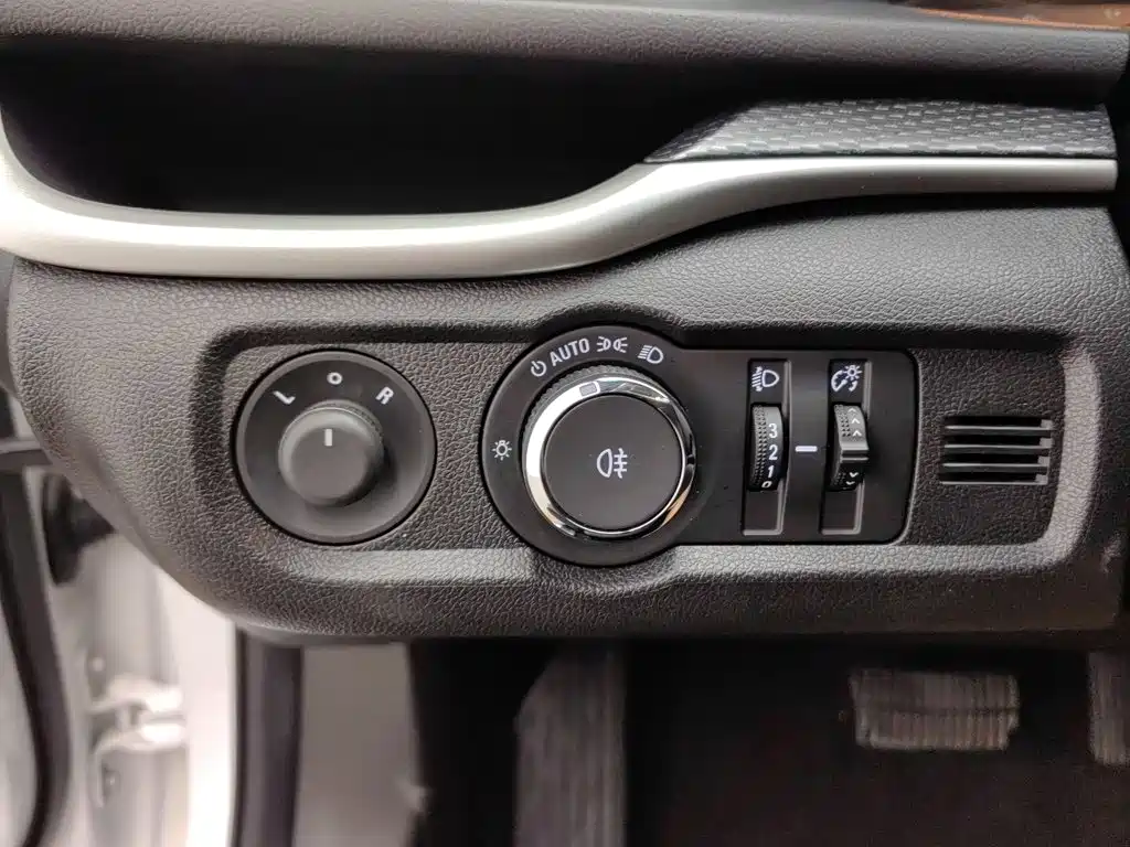 Buick Excelle — фото 21