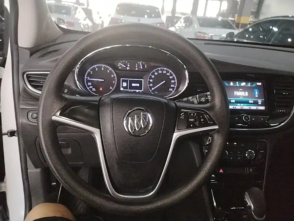 Buick Encore — фото 11