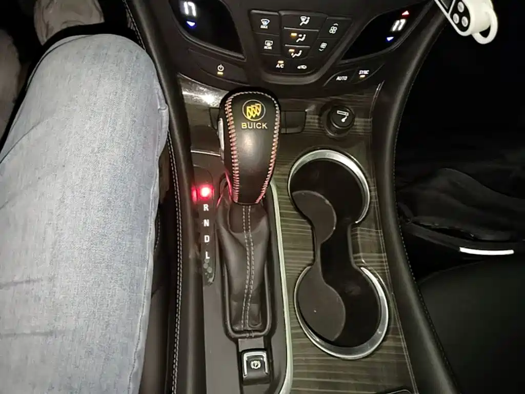 Buick Envision Plus — фото 14