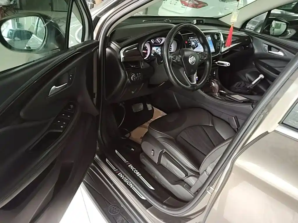Buick Envision Plus — фото 16