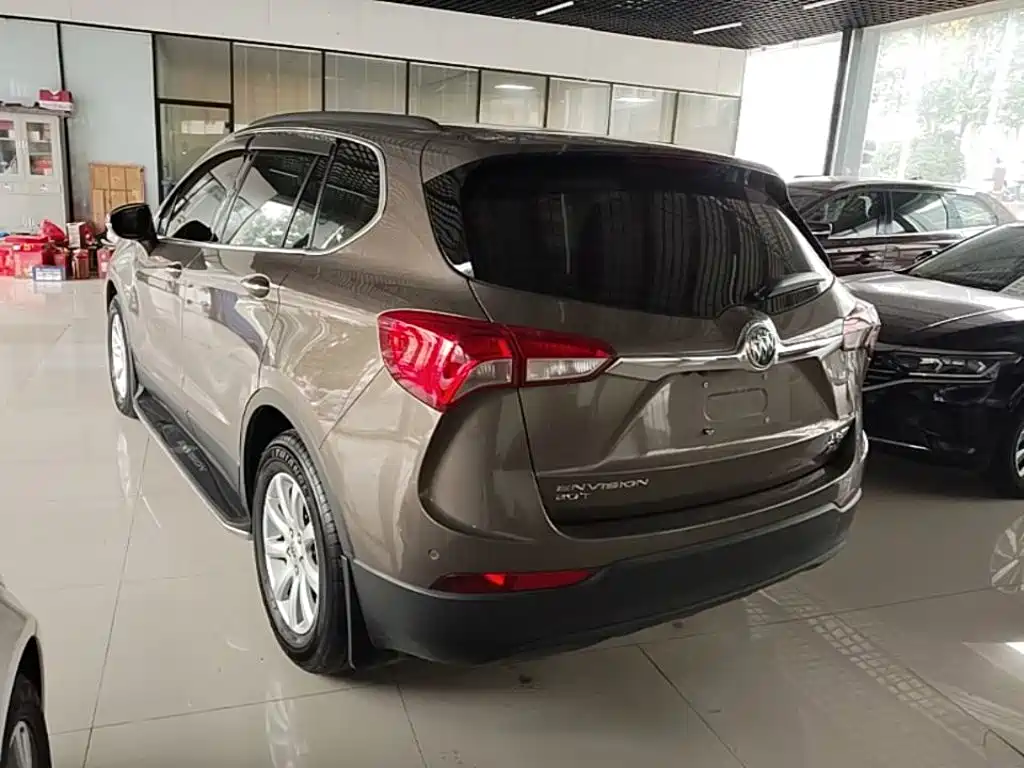 Buick Envision Plus — фото 5