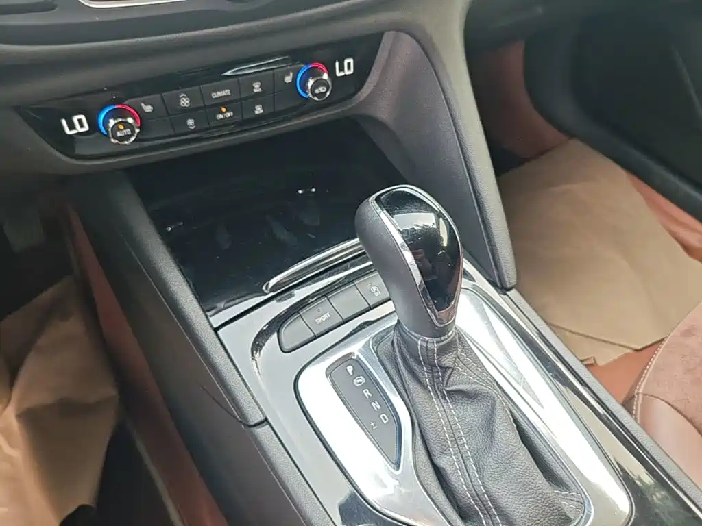 Buick Regal — фото 14