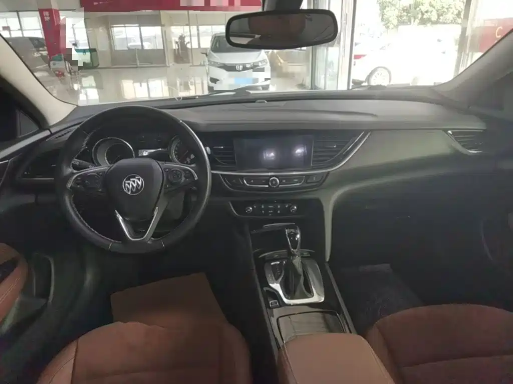 Buick Regal — фото 10