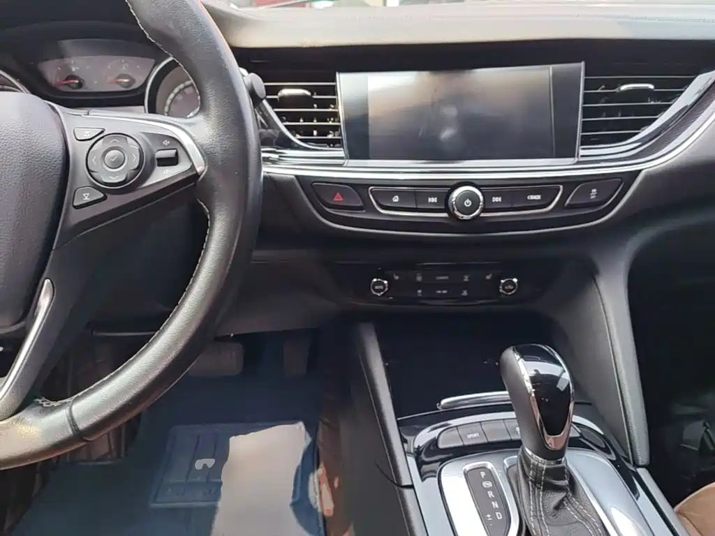 Buick Regal — фото 10