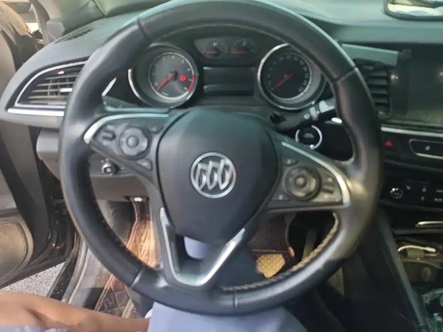 Buick Regal — фото 15