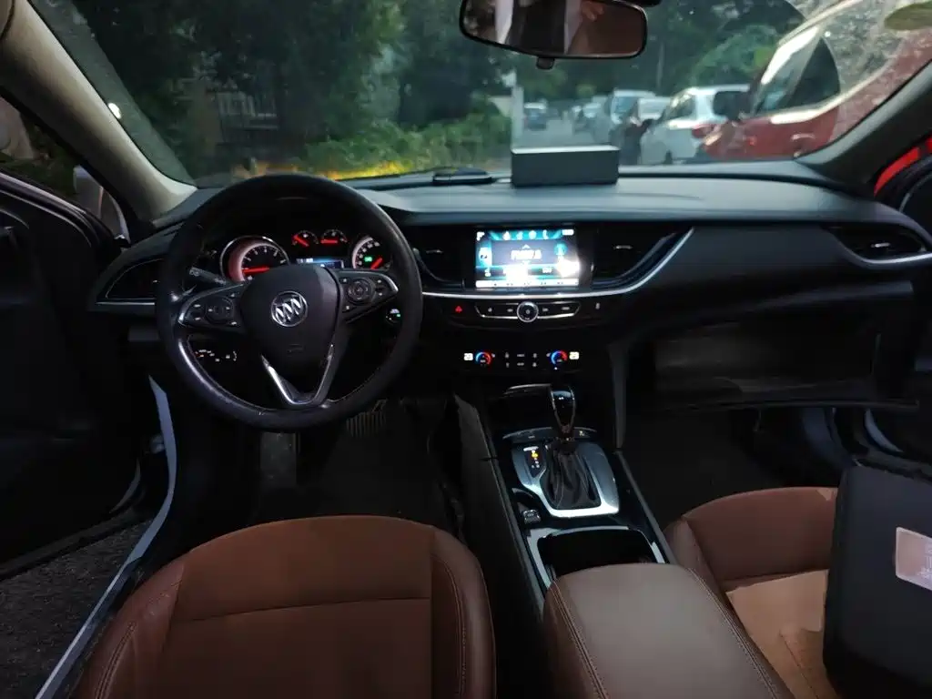 Buick Regal — фото 13