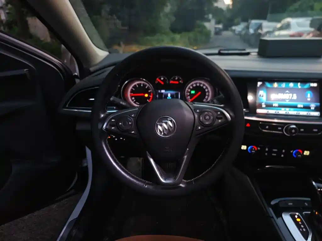 Buick Regal — фото 3