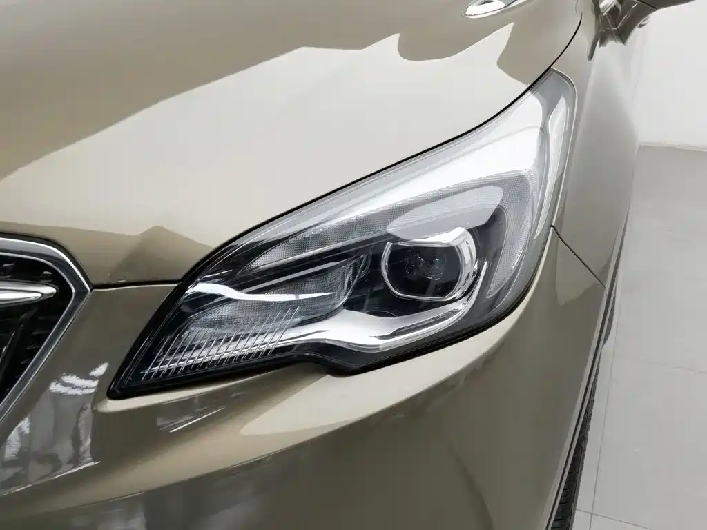 Buick Envision Plus — фото 7