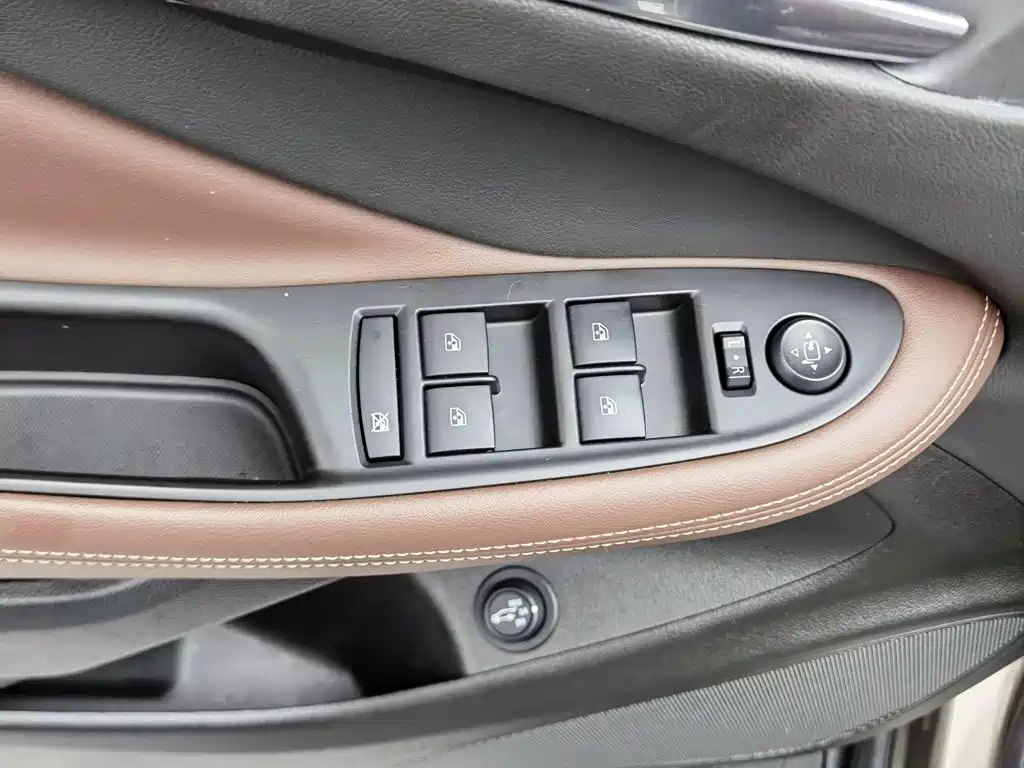 Buick Envision Plus — фото 9