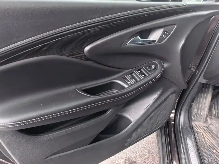 Buick Envision Plus — фото 7