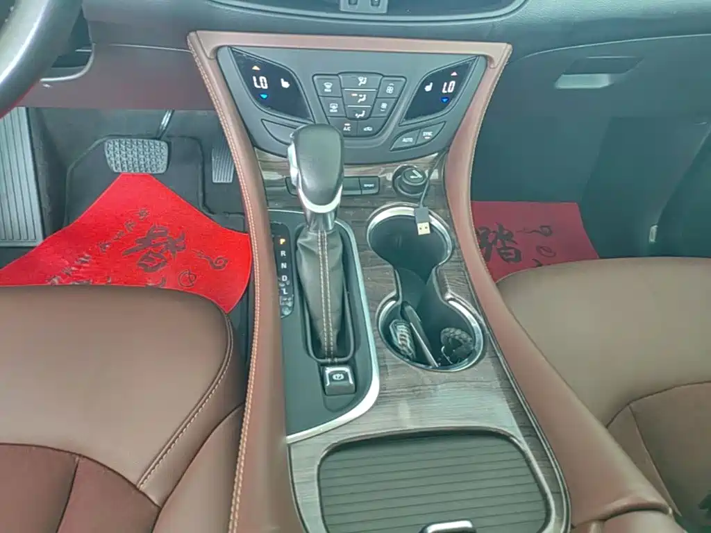 Buick Envision Plus — фото 14
