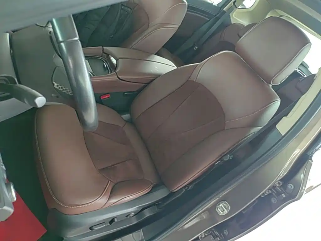 Buick Envision Plus — фото 15