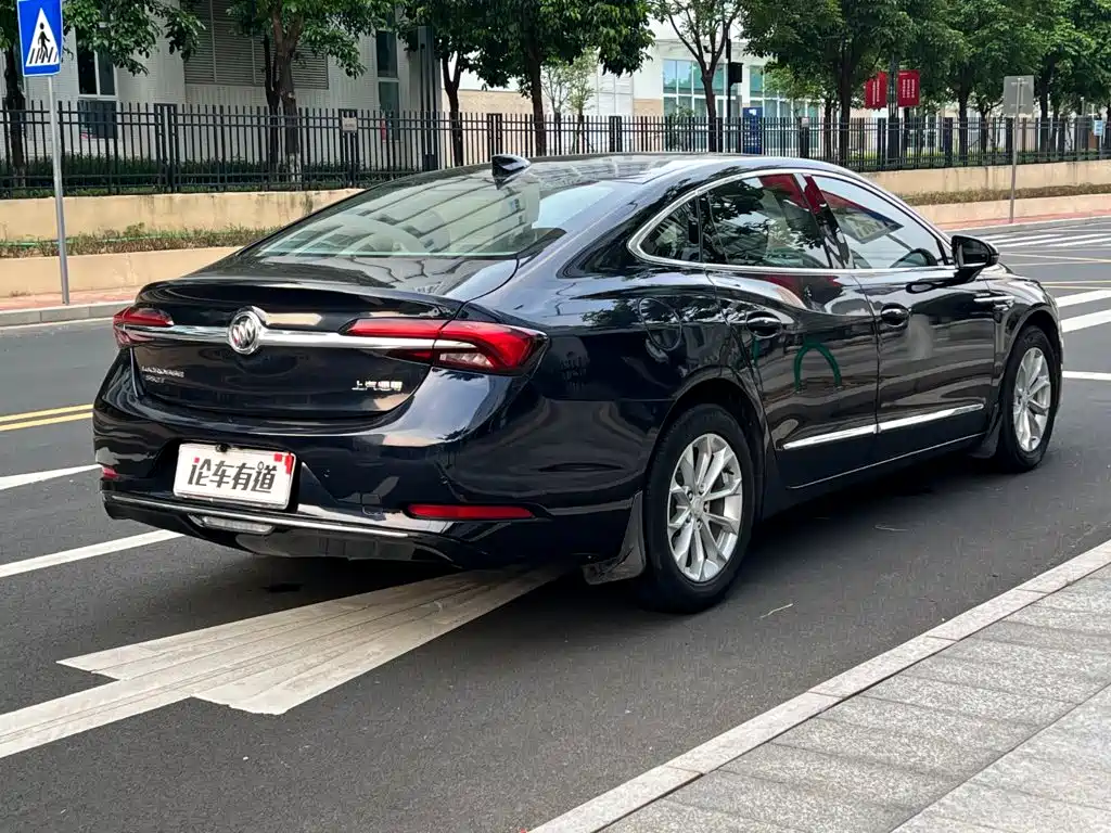 Buick LaCrosse — фото 2