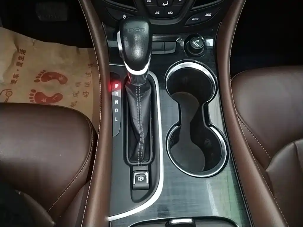 Buick Envision Plus — фото 14