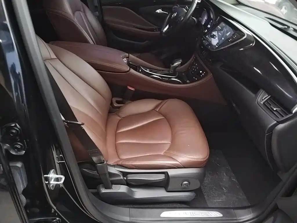 Buick Envision Plus — фото 25