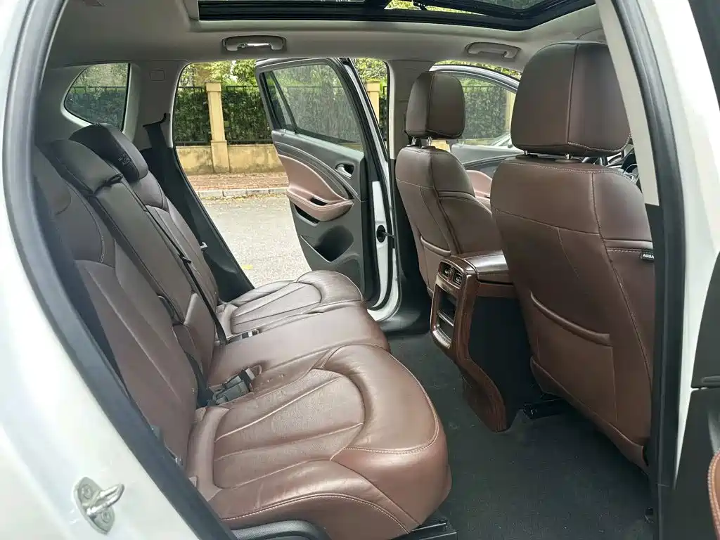Buick Envision Plus — фото 11