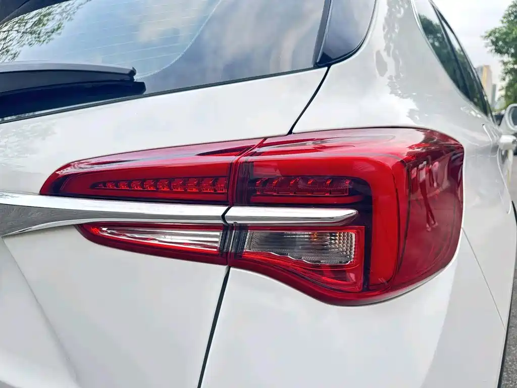 Buick Envision Plus — фото 15