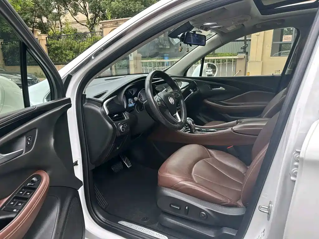 Buick Envision Plus — фото 7