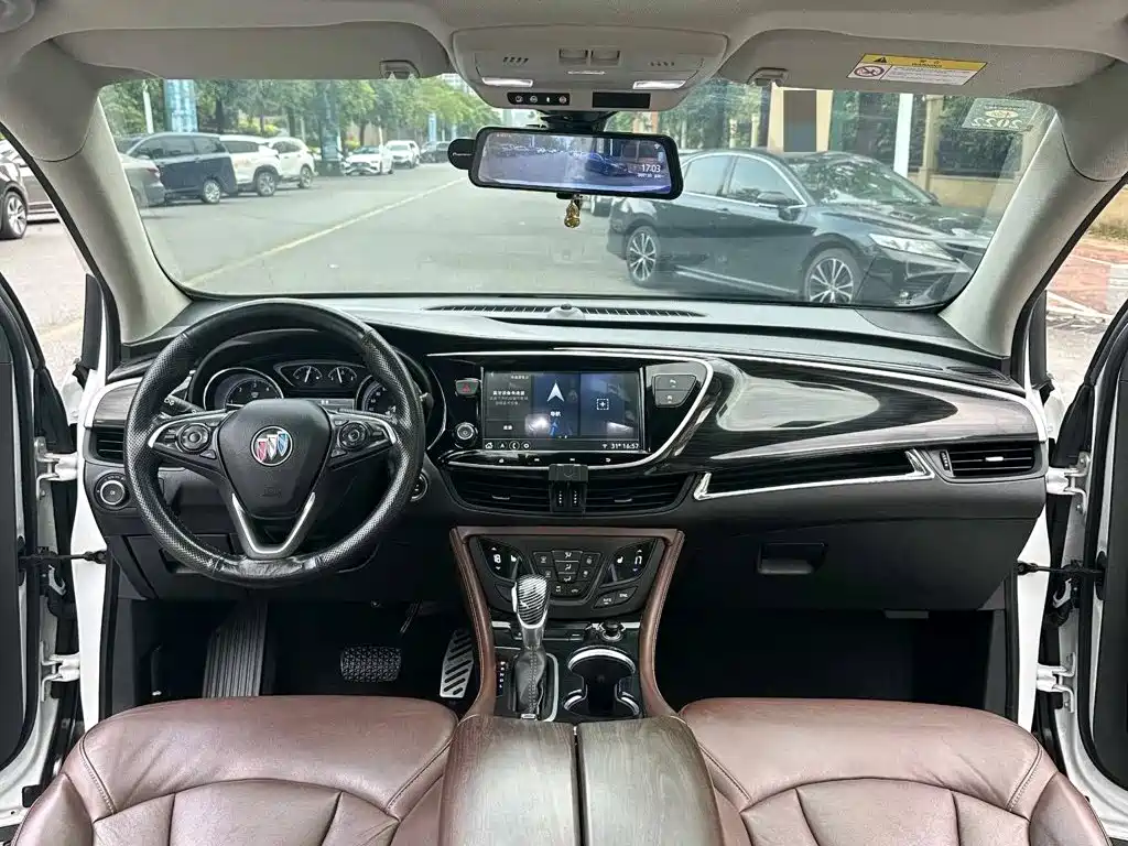 Buick Envision Plus — фото 9