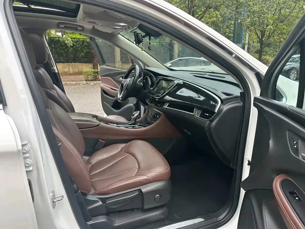 Buick Envision Plus — фото 10