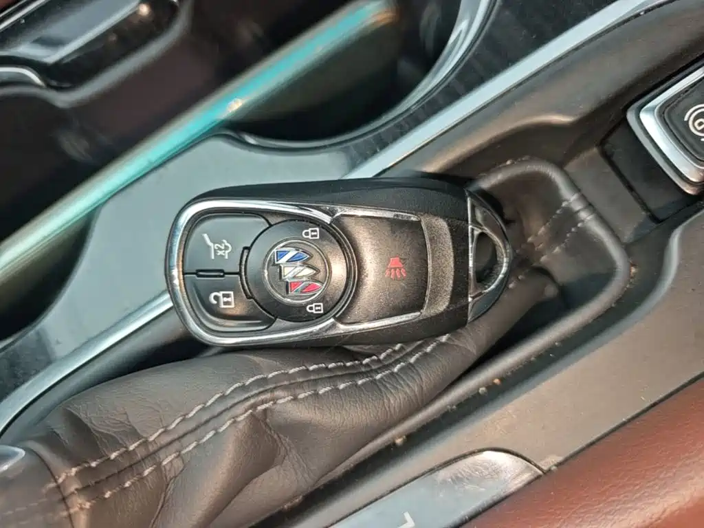 Buick Envision Plus — фото 9