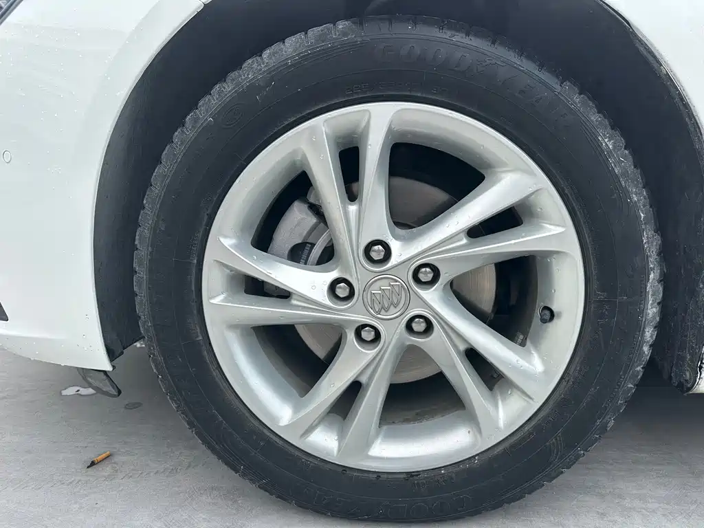 Buick Regal — фото 17