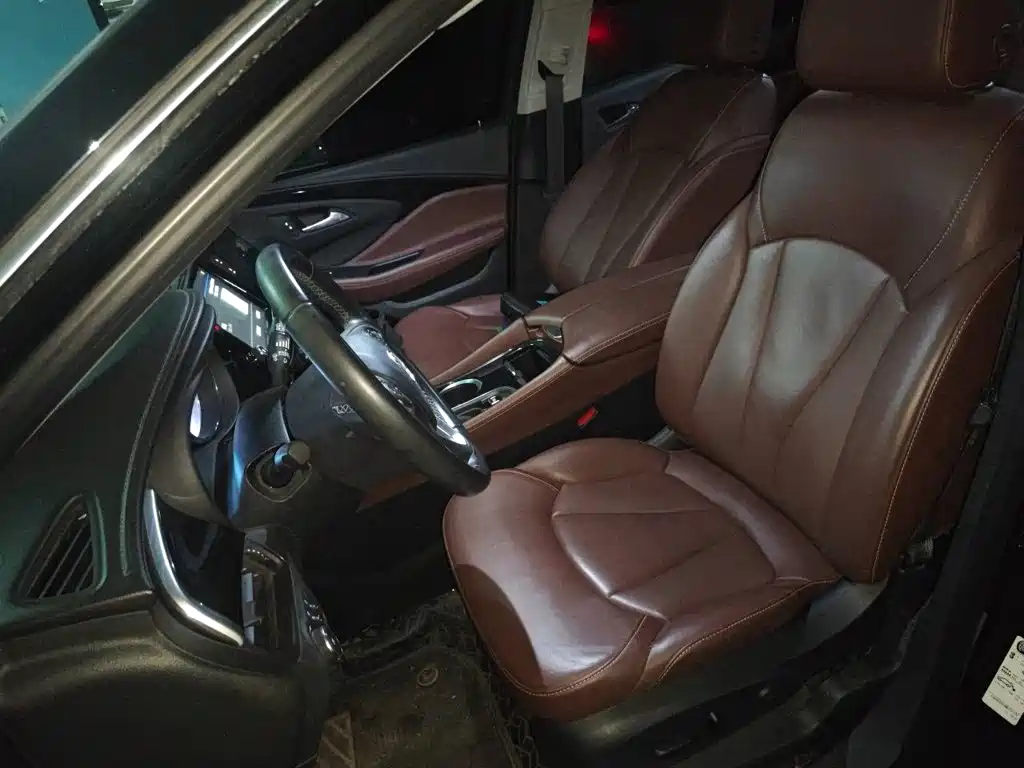 Buick Envision Plus — фото 18
