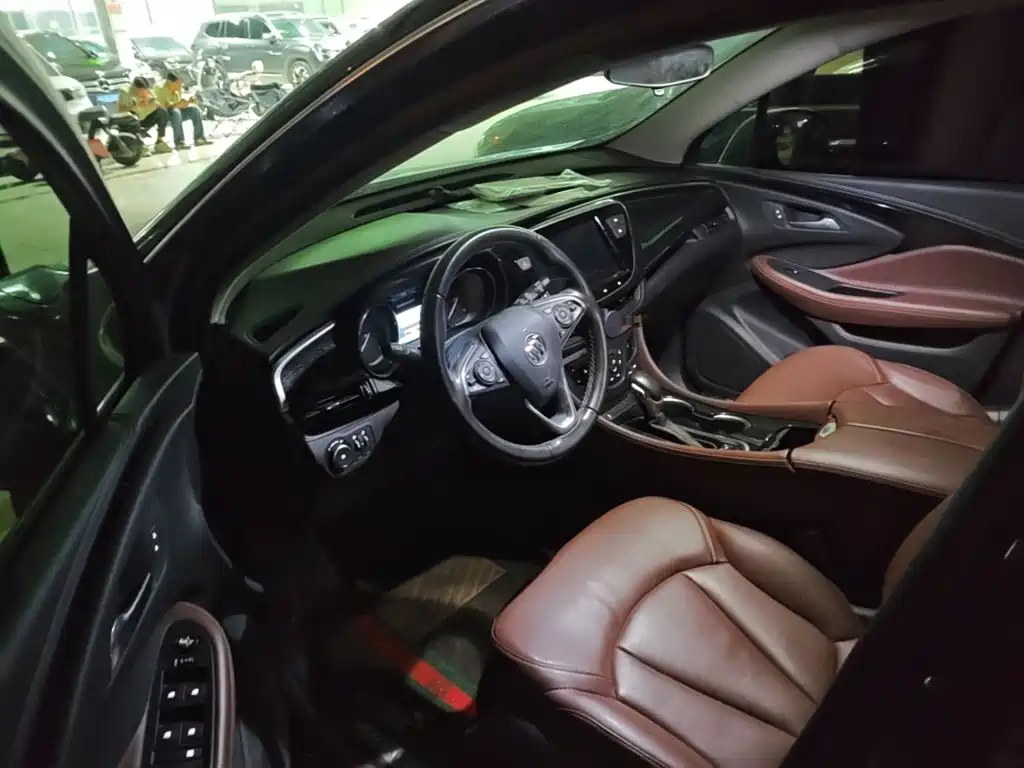 Buick Envision Plus — фото 19