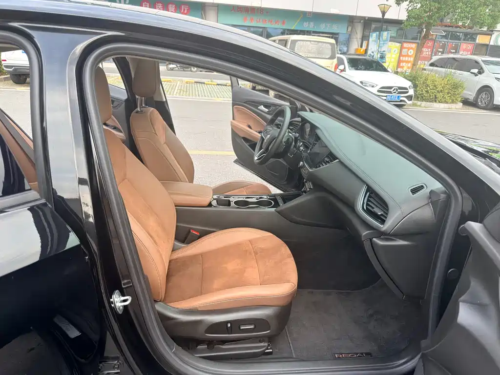 Buick Regal — фото 9