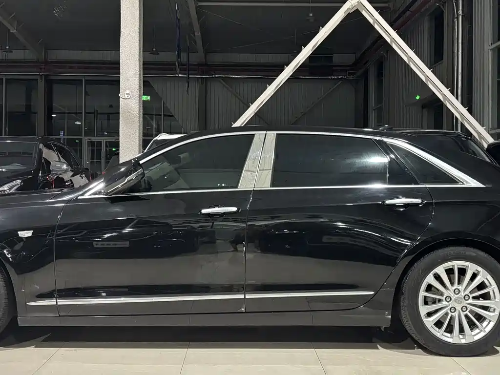 Cadillac CT6 — фото 7