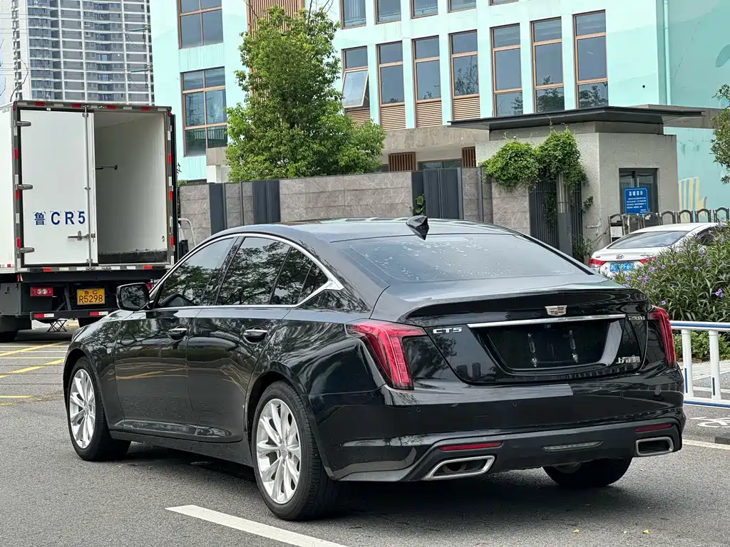 Cadillac CT5 — фото 5