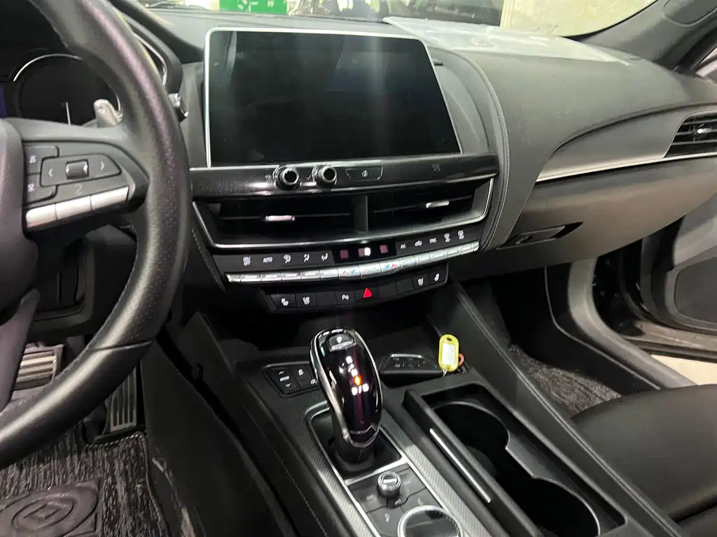 Cadillac CT5 — фото 6