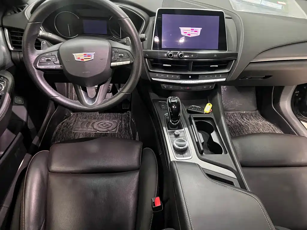 Cadillac CT5 — фото 8