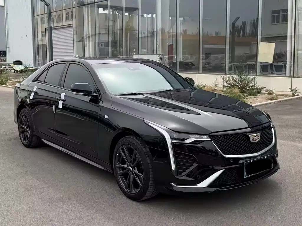 Cadillac CT4 — фото 3