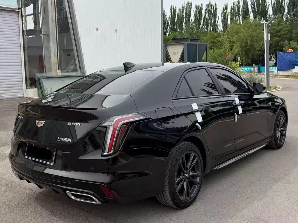 Cadillac CT4 — фото 4