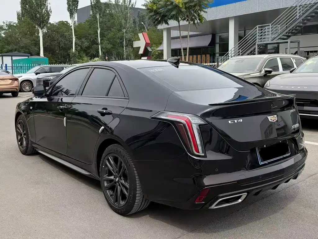 Cadillac CT4 — фото 6