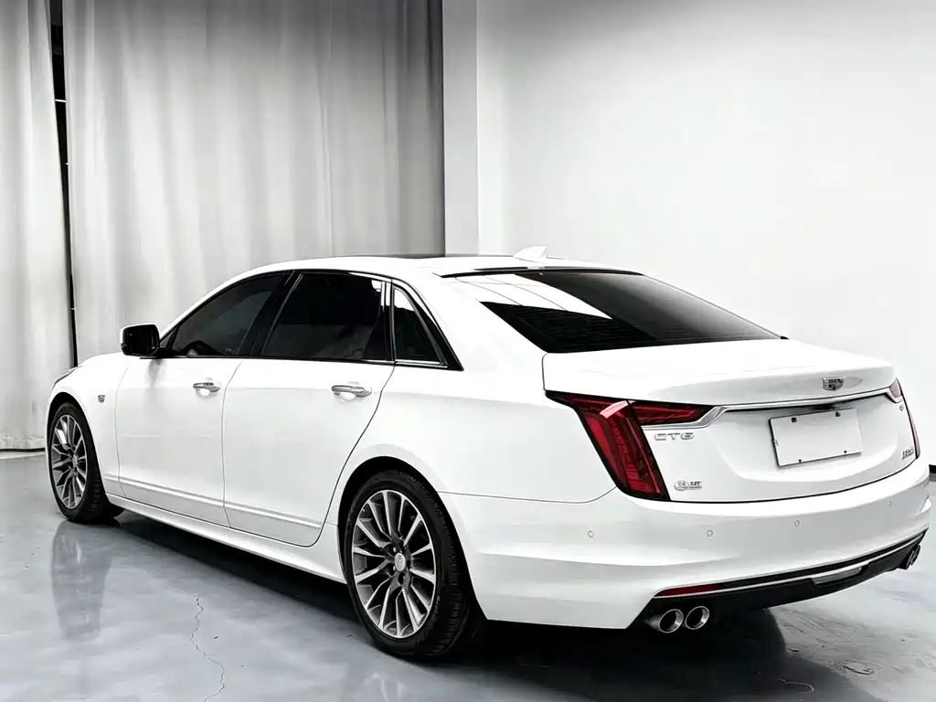 Cadillac CT6 — фото 7