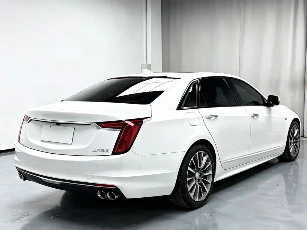 Cadillac CT6 — фото 9