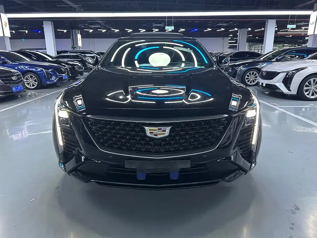Cadillac CT5 — фото 2