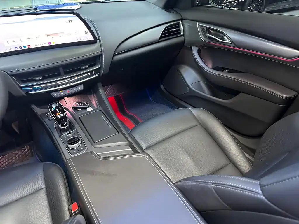 Cadillac CT5 — фото 11