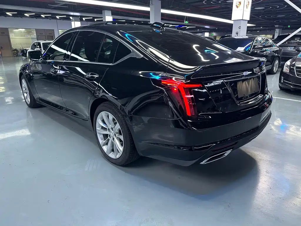 Cadillac CT5 — фото 14