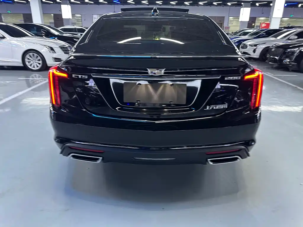 Cadillac CT5 — фото 15