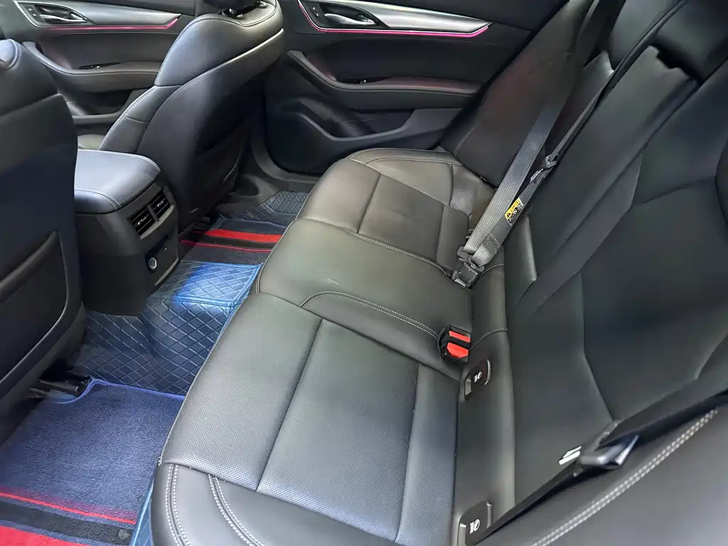 Cadillac CT5 — фото 9
