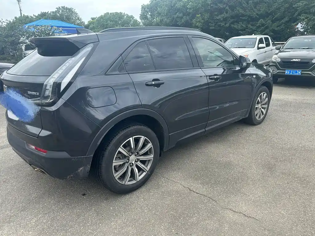 Cadillac XT4 — фото 6
