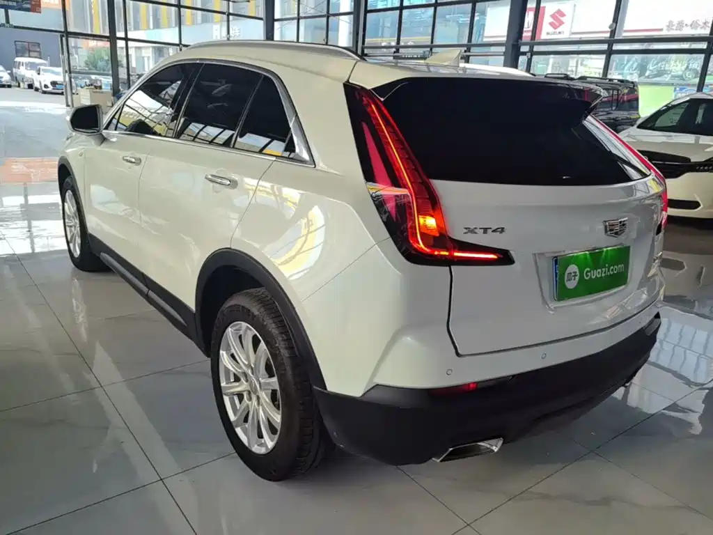 Cadillac XT4 — фото 5