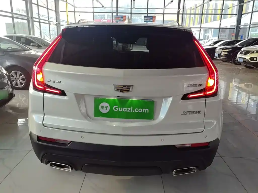 Cadillac XT4 — фото 6