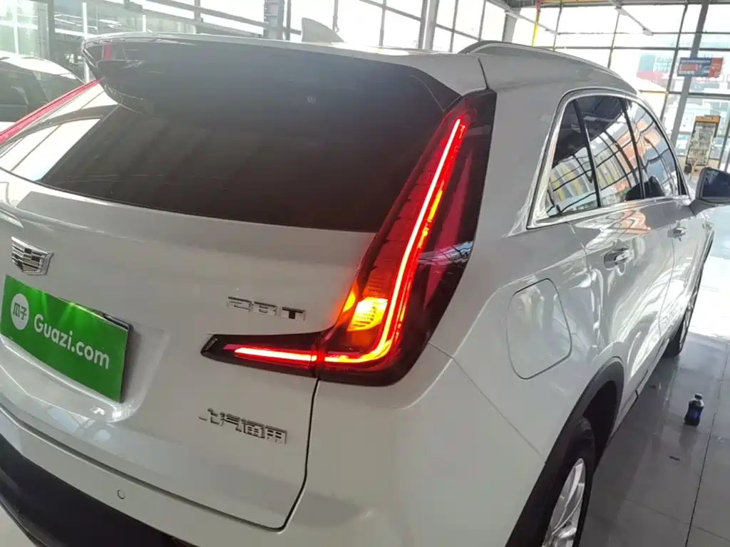 Cadillac XT4 — фото 8