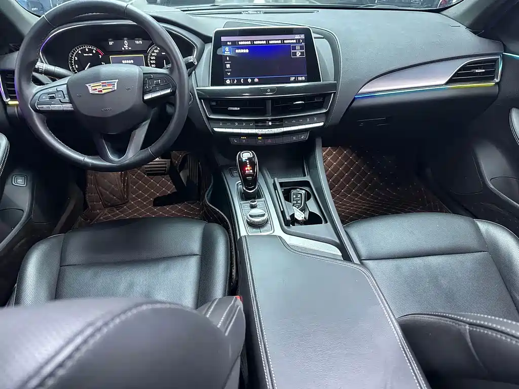 Cadillac CT5 — фото 13