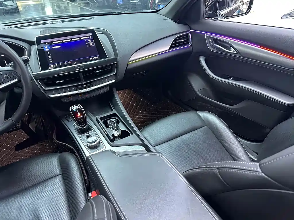 Cadillac CT5 — фото 14
